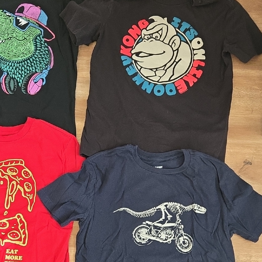 Boy's Graphic T-Shirt Bundle (21 Shirts) - Picture 13 of 16